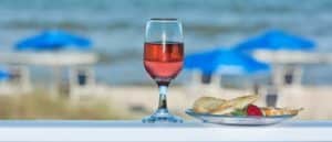 vinos rosados en la playa