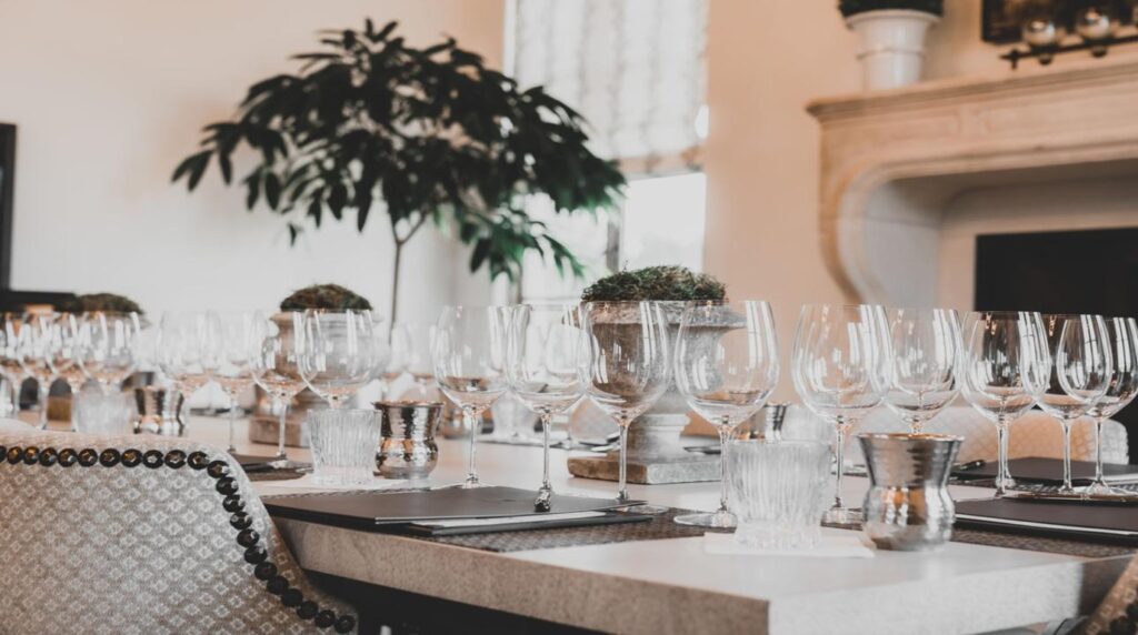 Wine Tasting Event on a budget - ilustracion