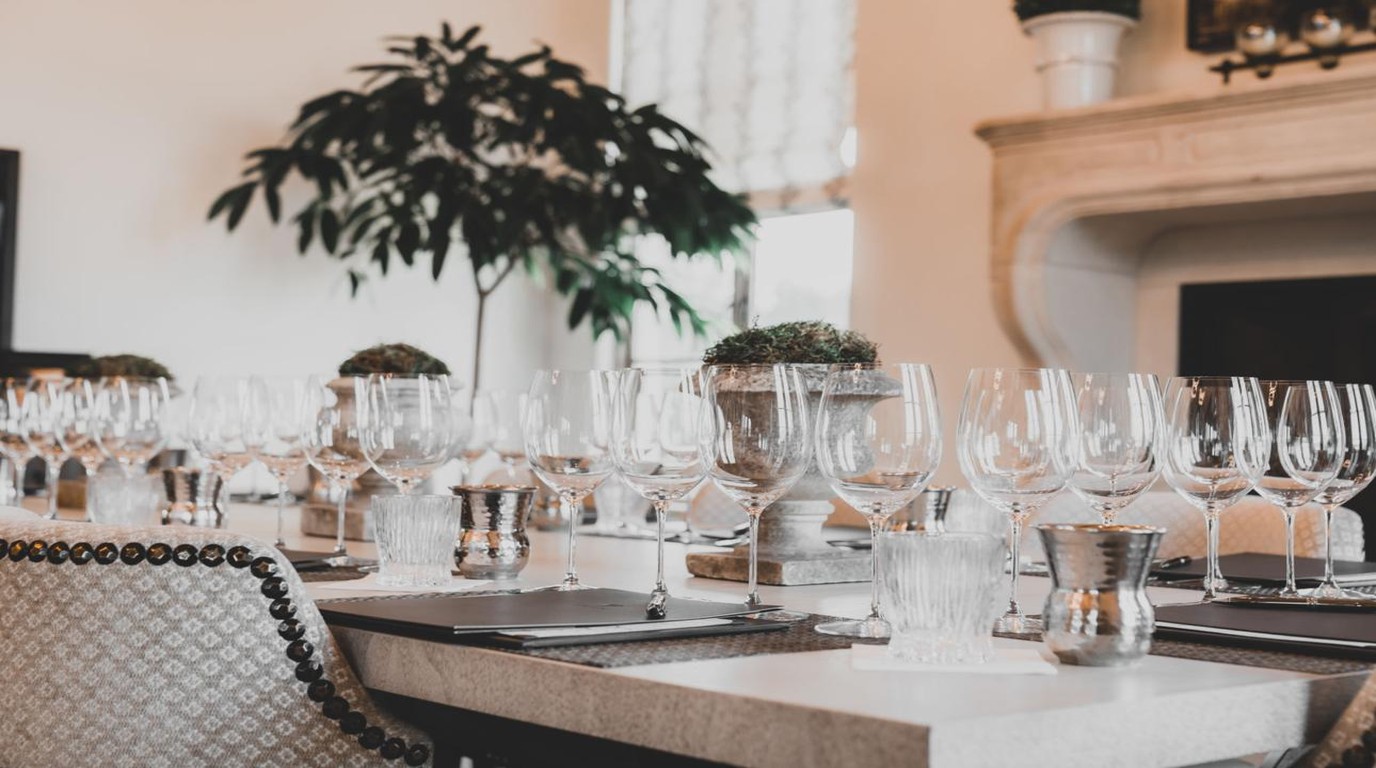 Wine Tasting Event on a budget - ilustracion